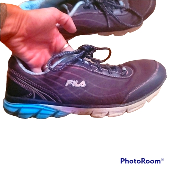 Fila Shoes - 🌟Fila🌟 size 9 1/2 blue/red tones running shoes🌟